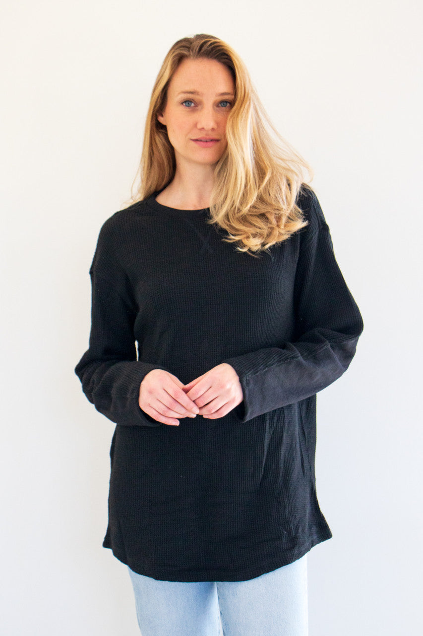 No exaggeration here; this is the ultimate long sleeve tee. Fitting loose on your frame with a drop-shoulder design and a gentle curve at the hem, this essential piece is effortless to pair and wear, with simple care instructions and understated details throughout. Monikered with the PRIV seal between the shoulder-blades on soft waffle texture fabric. 

